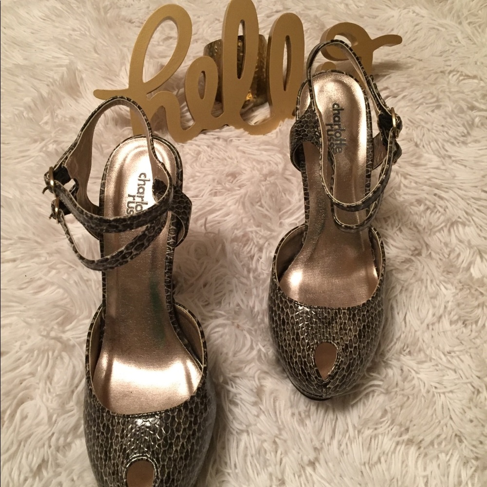 Heels - Picture 2 of 3